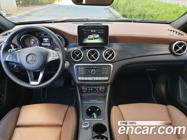 Mercedes-Benz GLA 2018 thumb 7