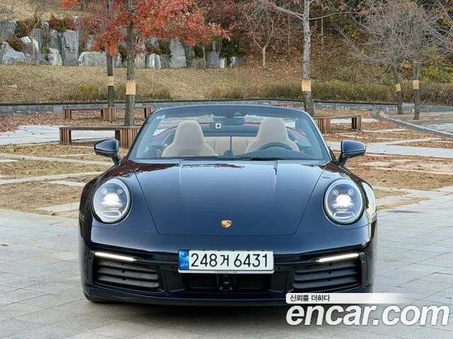 Porsche 911 2021 thumb 2