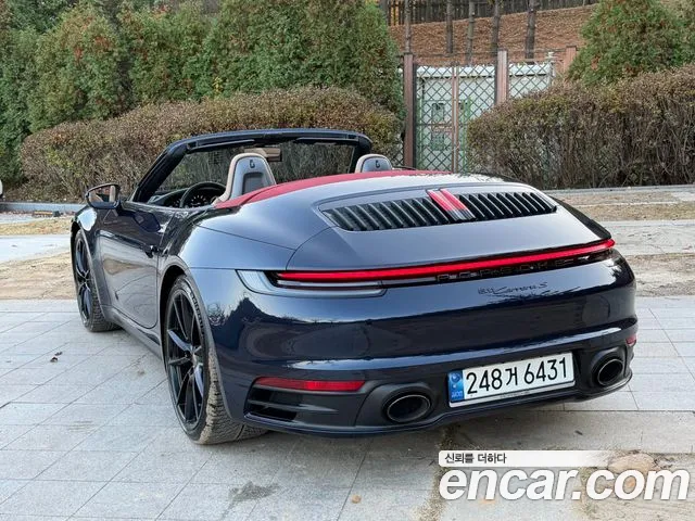 Porsche 911 2021 thumb 3