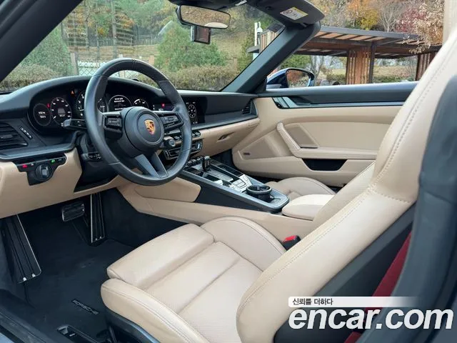 Porsche 911 2021 thumb 8