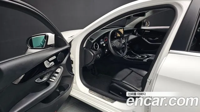 Mercedes-Benz C-Класс 2016 thumb 10