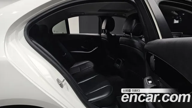 Mercedes-Benz C-Класс 2016 thumb 11