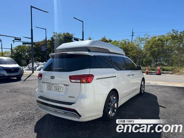Kia Carnival 2016 thumb 4