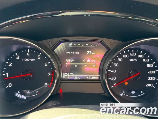 Kia Carnival 2016 thumb 6