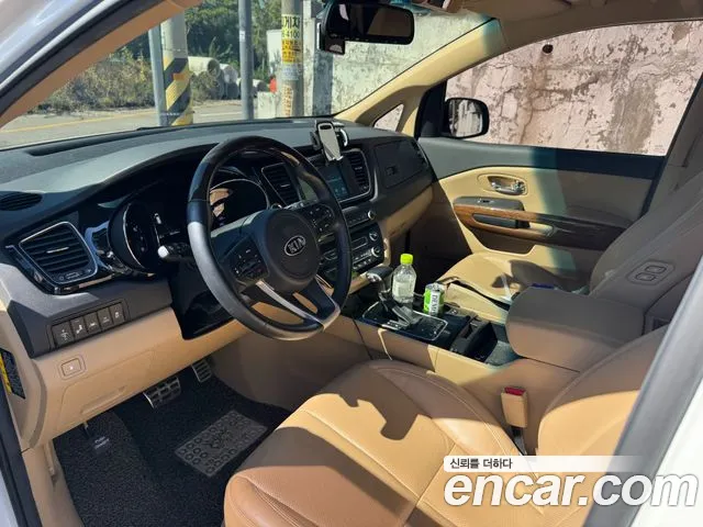 Kia Carnival 2016 thumb 7