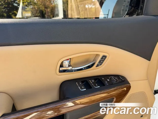 Kia Carnival 2016 thumb 9