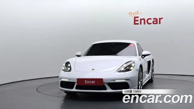Porsche Cayman 2018 thumb 3