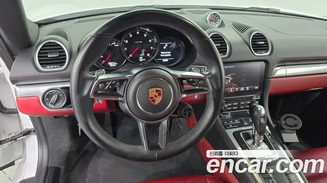 Porsche Cayman 2018 thumb 11