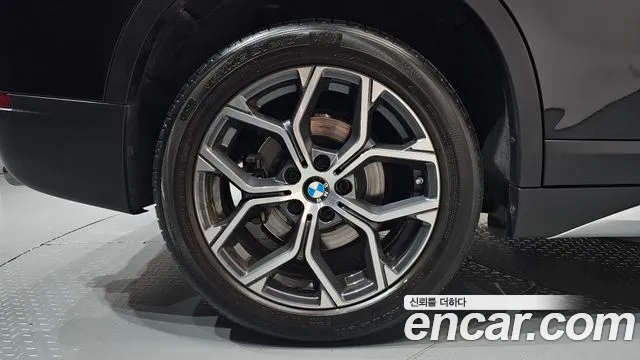 BMW X1 2021 thumb 4
