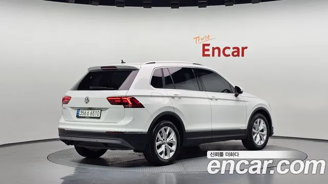 Volkswagen Tiguan 2020 thumb 2