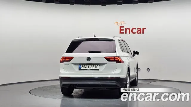 Volkswagen Tiguan 2020 thumb 4