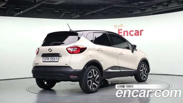 Renault-KoreaSamsung Captur 2016 thumb 2