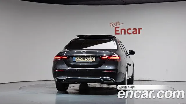 Mercedes-Benz E-Класс 2023 thumb 3
