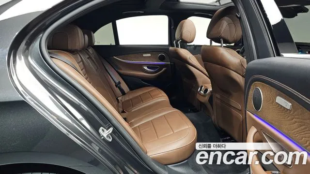 Mercedes-Benz E-Класс 2023 thumb 10