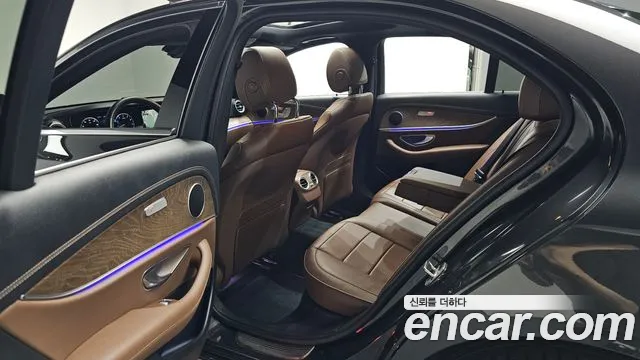 Mercedes-Benz E-Класс 2023 thumb 11