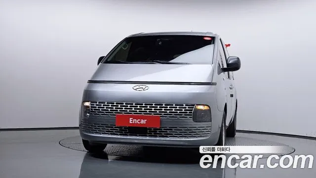Hyundai Staria 2021 thumb 3