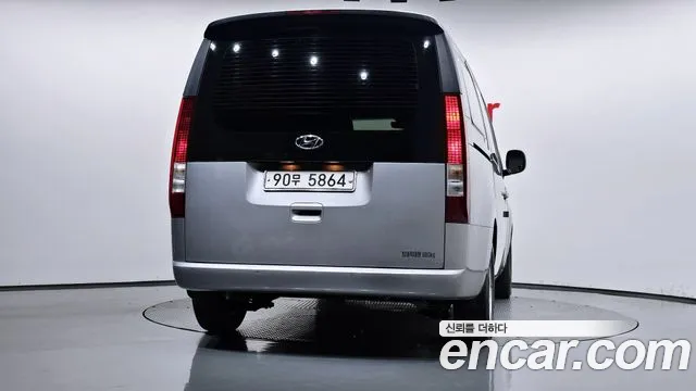 Hyundai Staria 2021 thumb 4