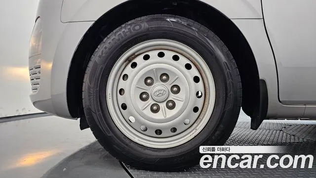 Hyundai Staria 2021 thumb 5