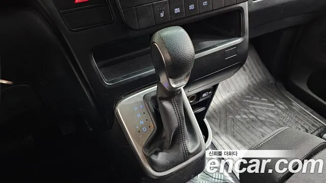 Hyundai Staria 2021 thumb 9