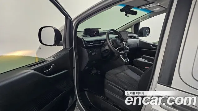 Hyundai Staria 2021 thumb 10