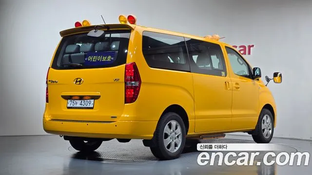 Hyundai Starex 2018 thumb 2