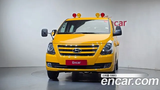 Hyundai Starex 2018 thumb 3