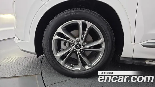 Hyundai Santa Fe 2018 thumb 5