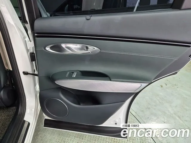 Genesis GV70 2022 thumb 10