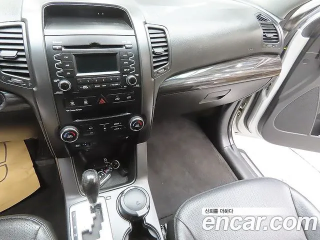 Kia Sorento 2010 thumb 10
