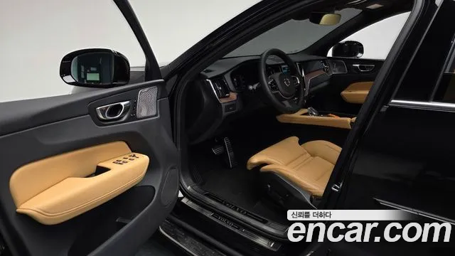 Volvo XC60 2024 thumb 9