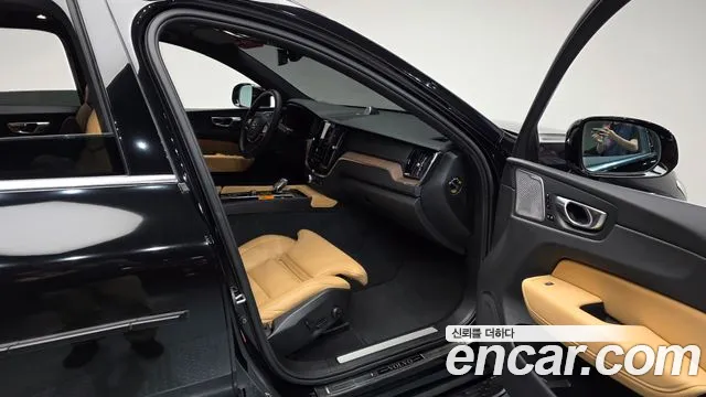 Volvo XC60 2024 thumb 10