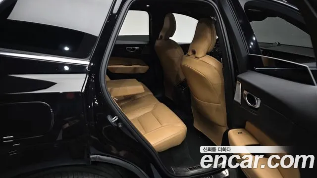 Volvo XC60 2024 thumb 11