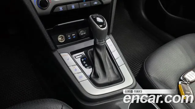 Hyundai Avante 2016 thumb 9