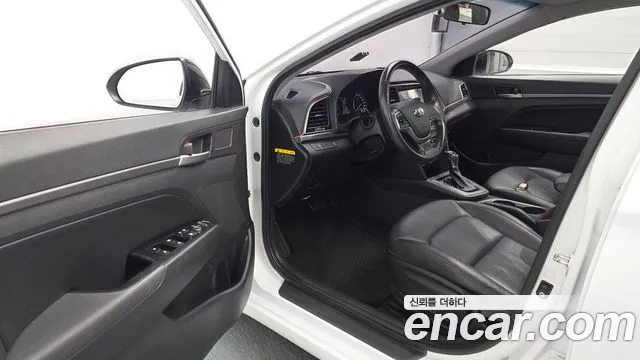 Hyundai Avante 2016 thumb 10