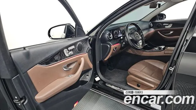 Mercedes-Benz E-Класс 2016 thumb 9