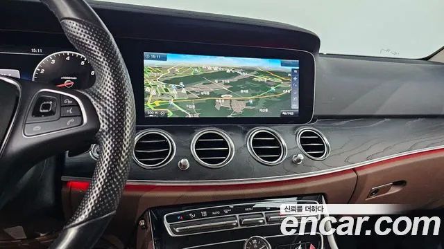 Mercedes-Benz E-Класс 2016 thumb 11