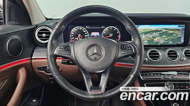 Mercedes-Benz E-Класс 2016 thumb 12