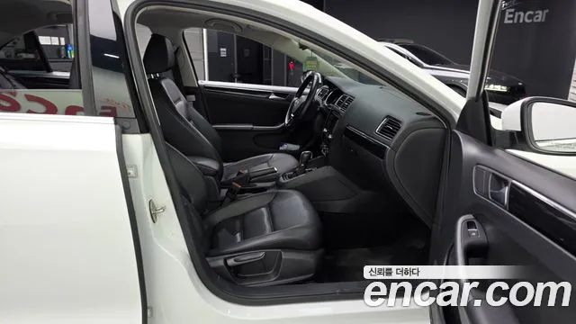 Volkswagen Jetta 2015 thumb 10