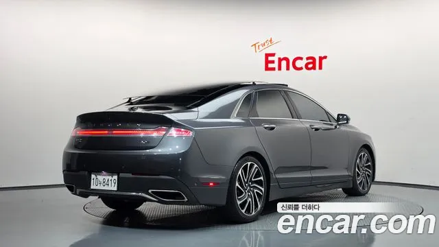 Lincoln MKZ 2020 thumb 2