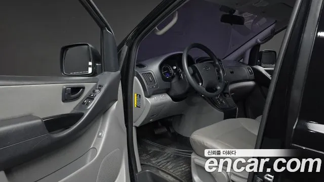 Hyundai Starex 2016 thumb 10