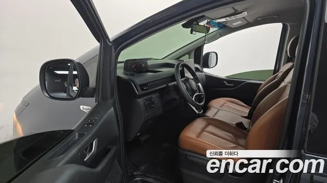 Hyundai Staria 2023 thumb 10