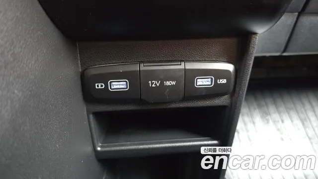 Hyundai Staria 2023 thumb 12