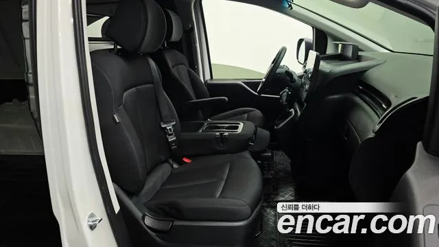 Hyundai Staria 2022 thumb 12