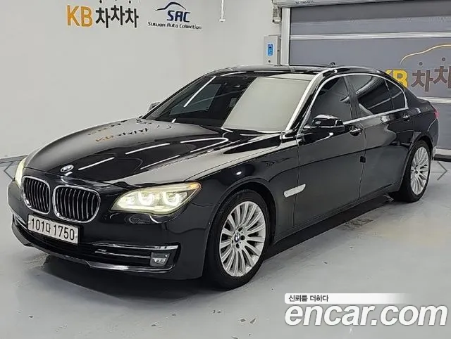 BMW 7-Series 2013 thumb 11