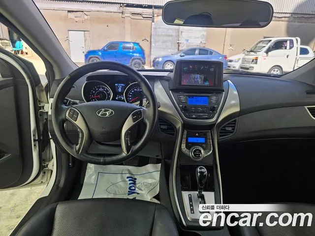 Hyundai Avante 2013 thumb 7
