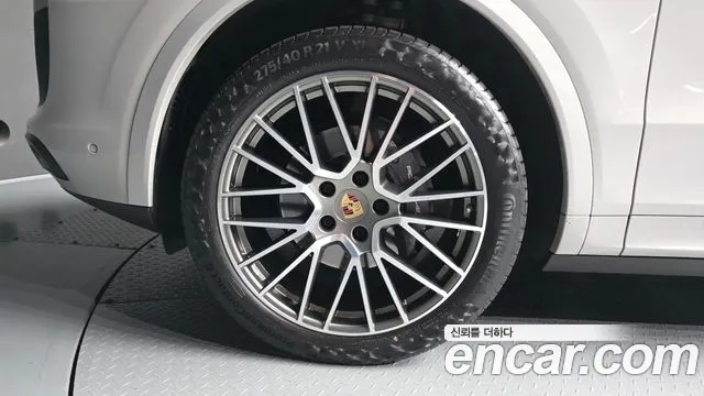 Porsche Cayenne 2023 thumb 5