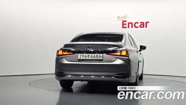 Lexus ES 2019 thumb 3