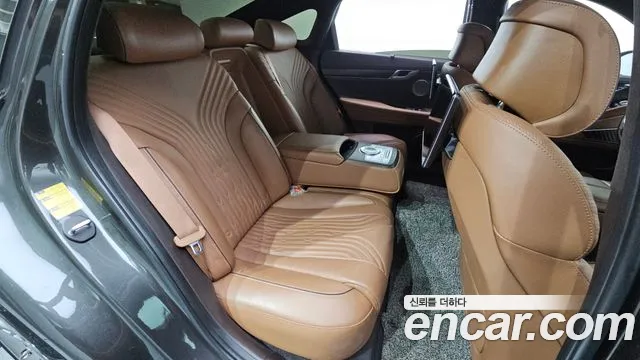 Genesis G80 2022 thumb 10
