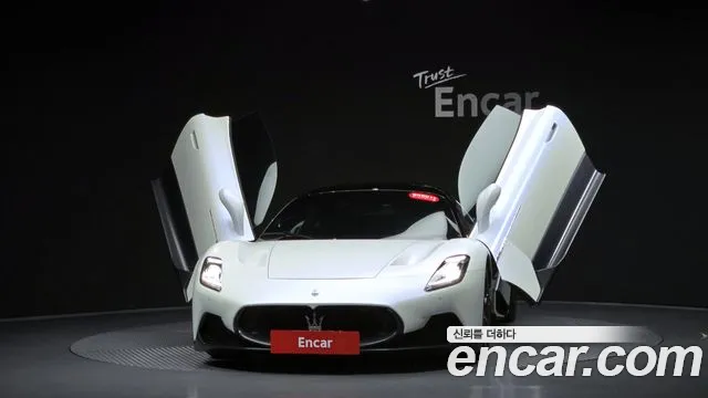 Maserati MC20 2022 thumb 2