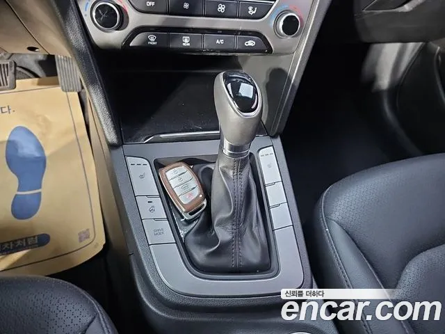 Hyundai Avante 2016 thumb 8